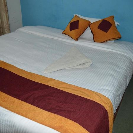 Kings Land Hotel Katmandou Extérieur photo