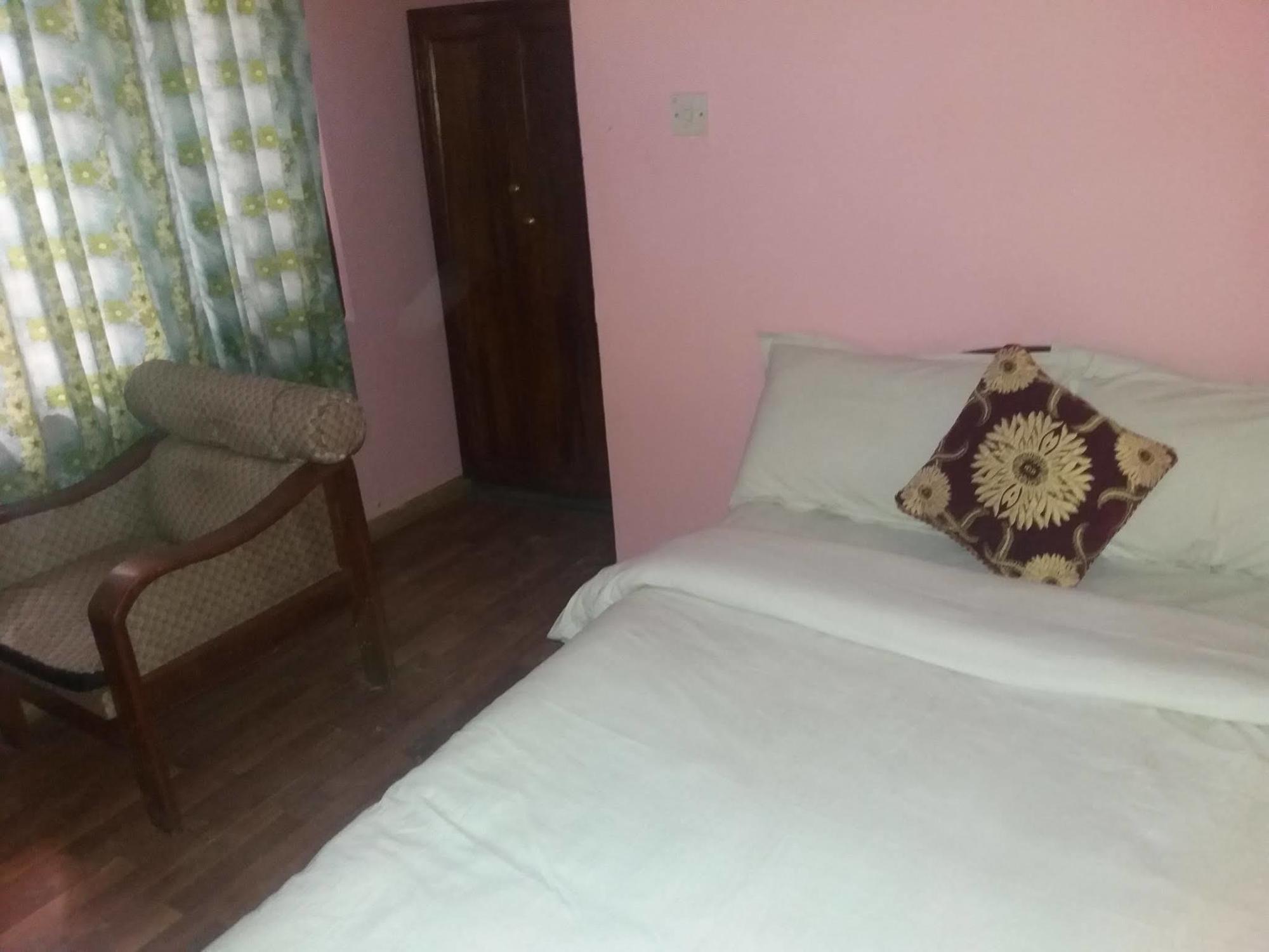 Kings Land Hotel Katmandou Extérieur photo